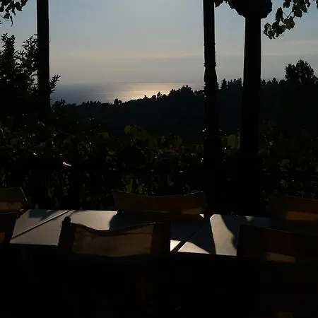Aparthotel Guesthouse Parthenon 3*
